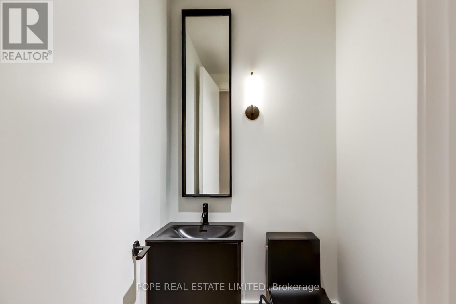 211 - 781 King Street W, Toronto, Ontario  M5V 3L5 - Photo 9 - C12560732