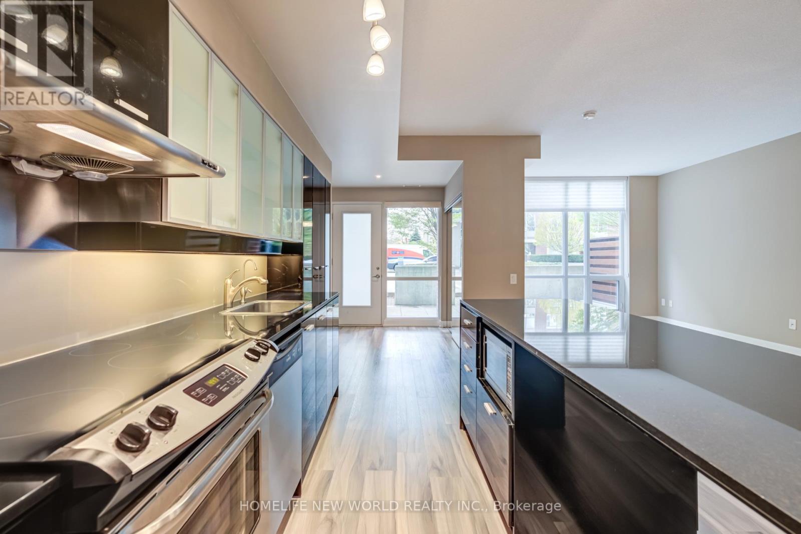 Th2 - 19 Singer Court, Toronto, Ontario  M2K 0B2 - Photo 10 - C12560734