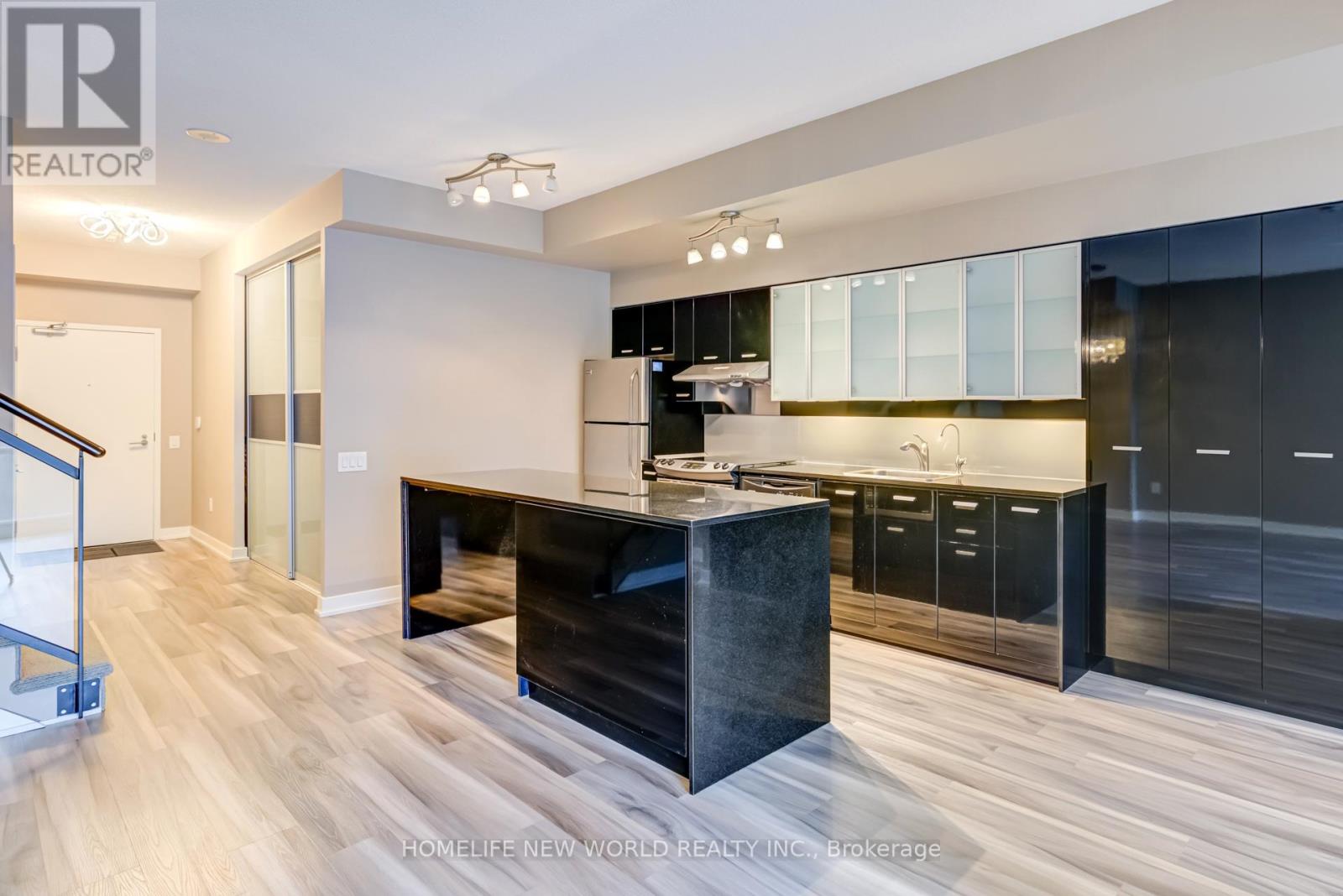 Th2 - 19 Singer Court, Toronto, Ontario  M2K 0B2 - Photo 7 - C12560734