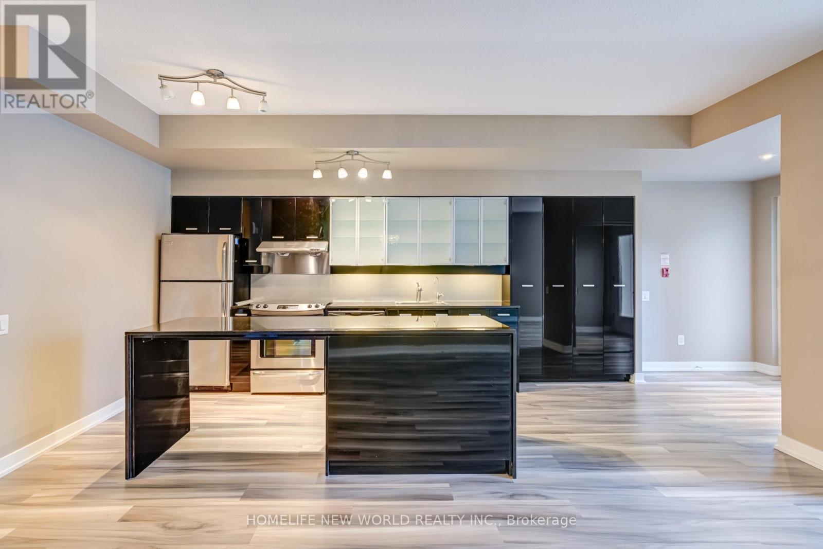 Th2 - 19 Singer Court, Toronto, Ontario  M2K 0B2 - Photo 8 - C12560734