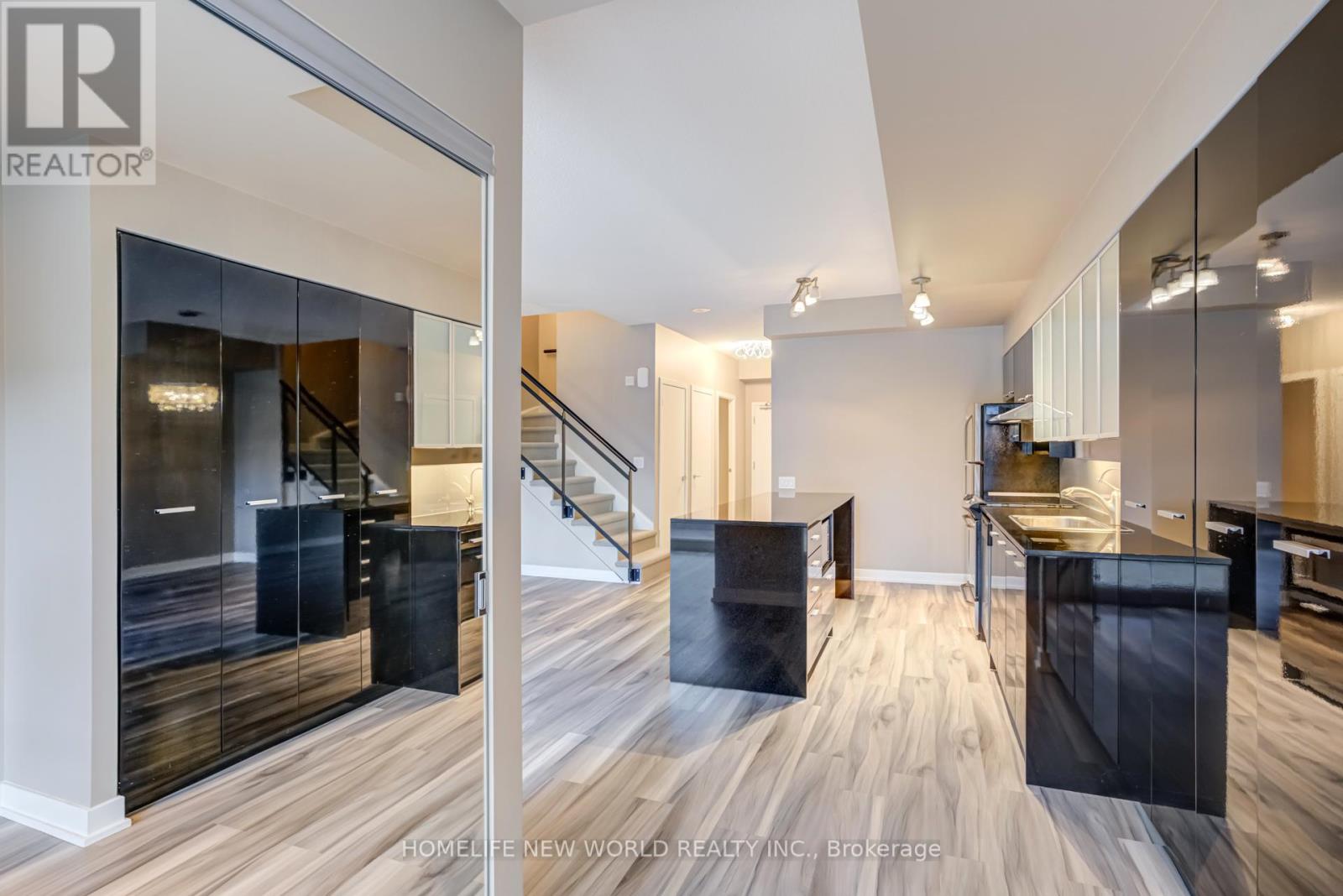 Th2 - 19 Singer Court, Toronto, Ontario  M2K 0B2 - Photo 9 - C12560734