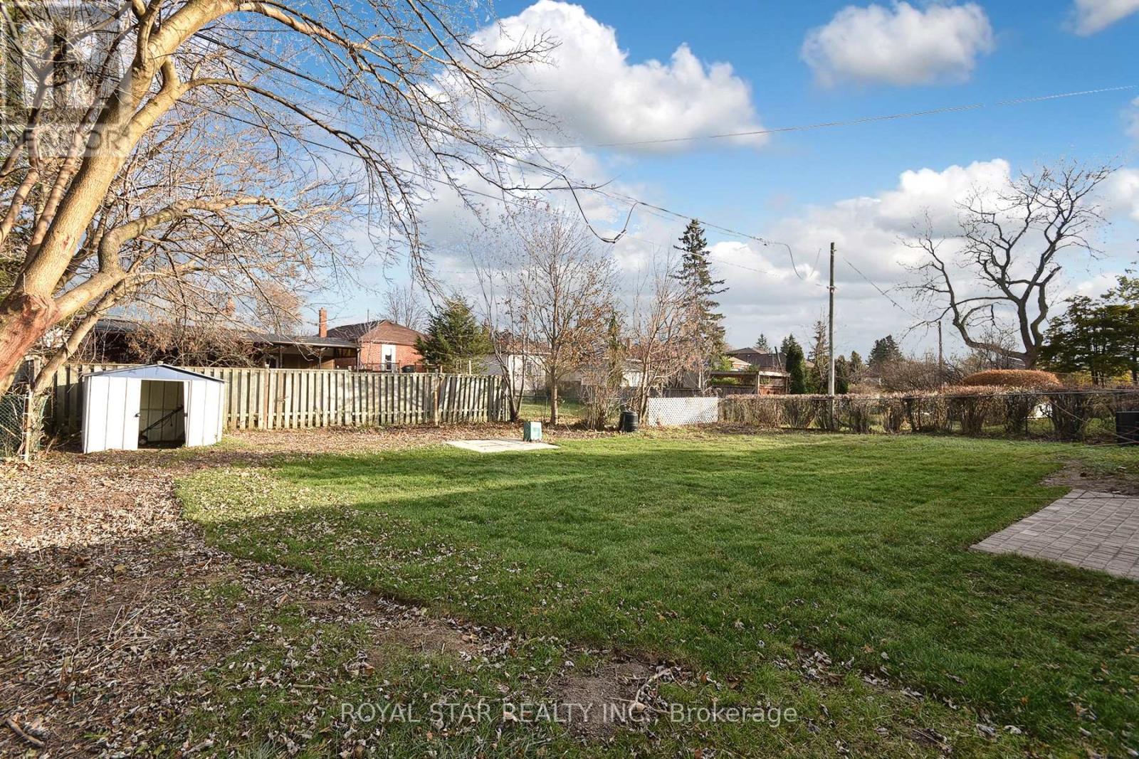 Main - 25 Twin Pauls Crescent, Toronto, Ontario  M1R 3Z6 - Photo 11 - E12560750