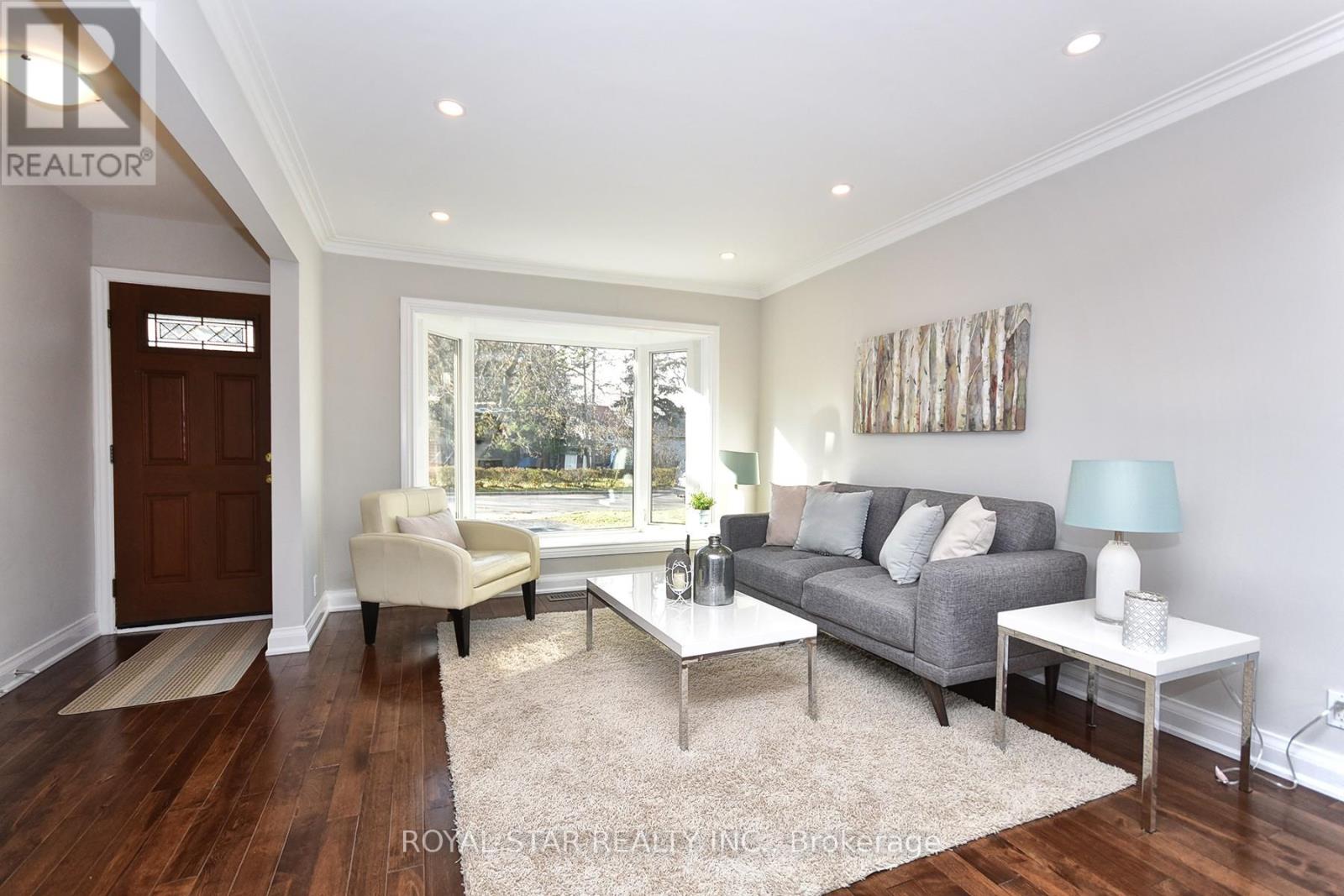 Main - 25 Twin Pauls Crescent, Toronto, Ontario  M1R 3Z6 - Photo 3 - E12560750