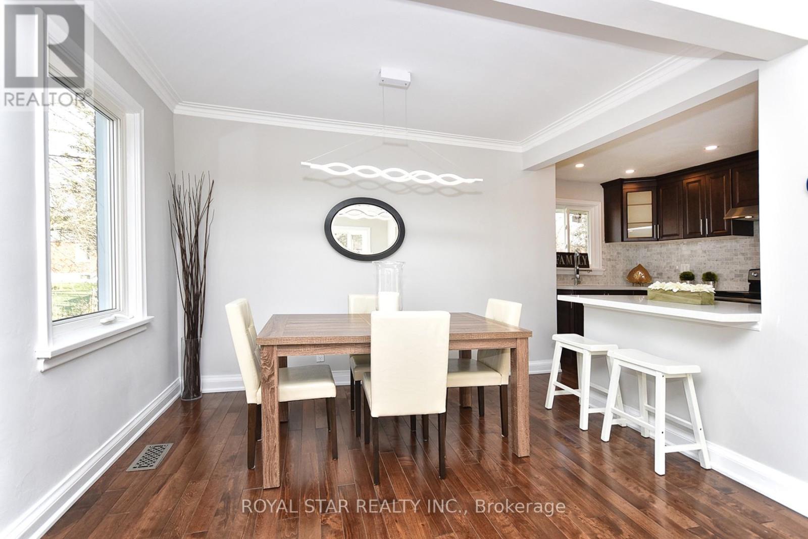 Main - 25 Twin Pauls Crescent, Toronto, Ontario  M1R 3Z6 - Photo 4 - E12560750