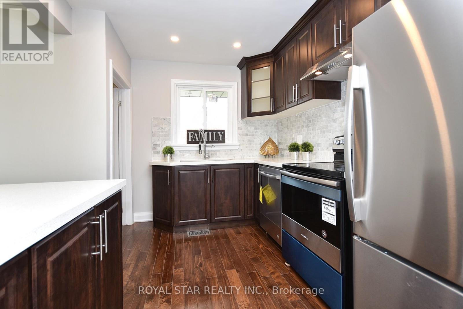 Main - 25 Twin Pauls Crescent, Toronto, Ontario  M1R 3Z6 - Photo 5 - E12560750