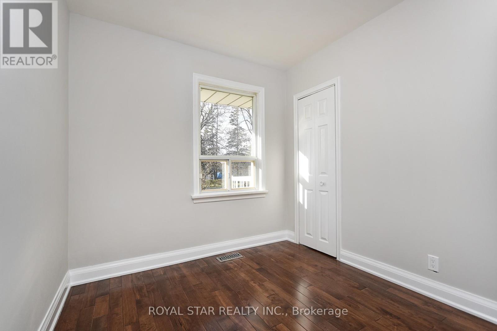 Main - 25 Twin Pauls Crescent, Toronto, Ontario  M1R 3Z6 - Photo 8 - E12560750