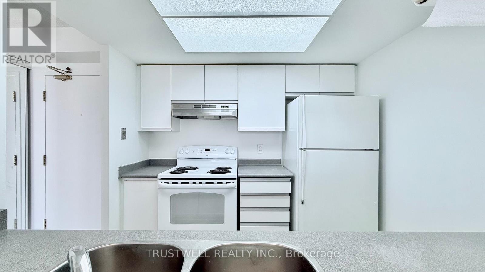 909 - 1470 Midland Avenue, Toronto, Ontario  M1P 4Z4 - Photo 2 - E12560780