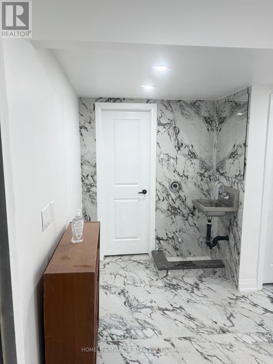 69 Southworth Street, Welland, Ontario  L3B 1Y3 - Photo 19 - X12552250