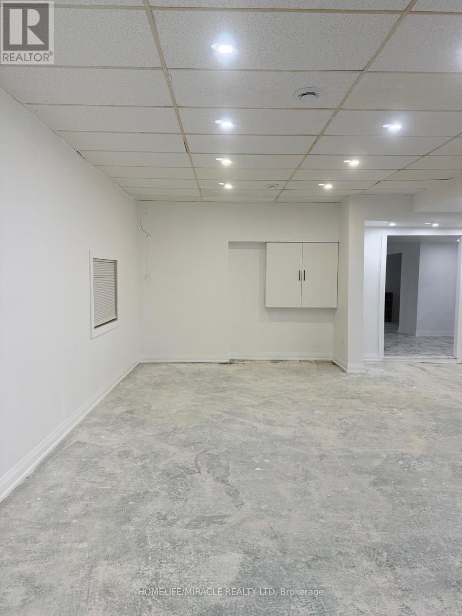 69 Southworth Street, Welland, Ontario  L3B 1Y3 - Photo 31 - X12552250