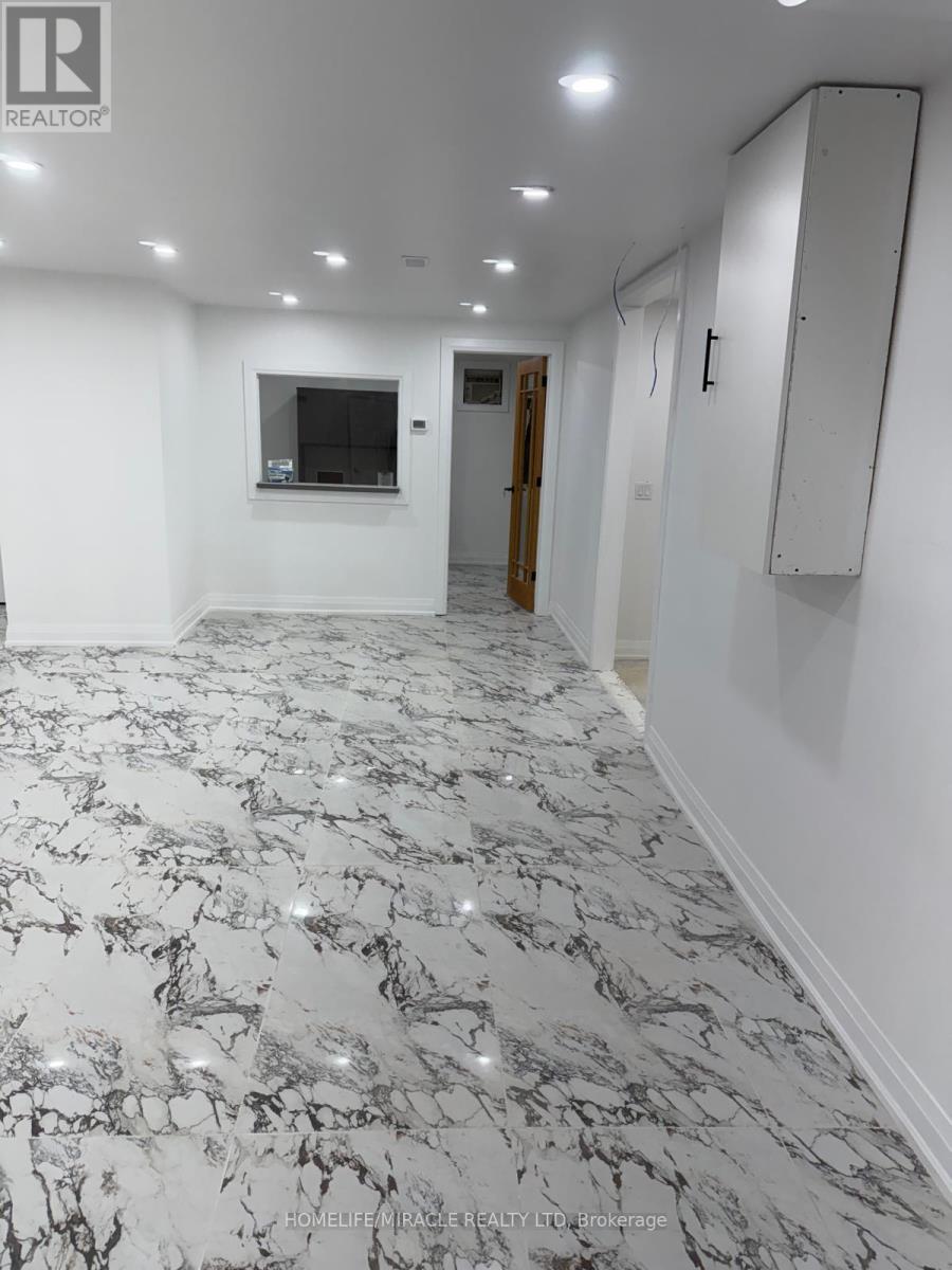 69 Southworth Street, Welland, Ontario  L3B 1Y3 - Photo 38 - X12552250