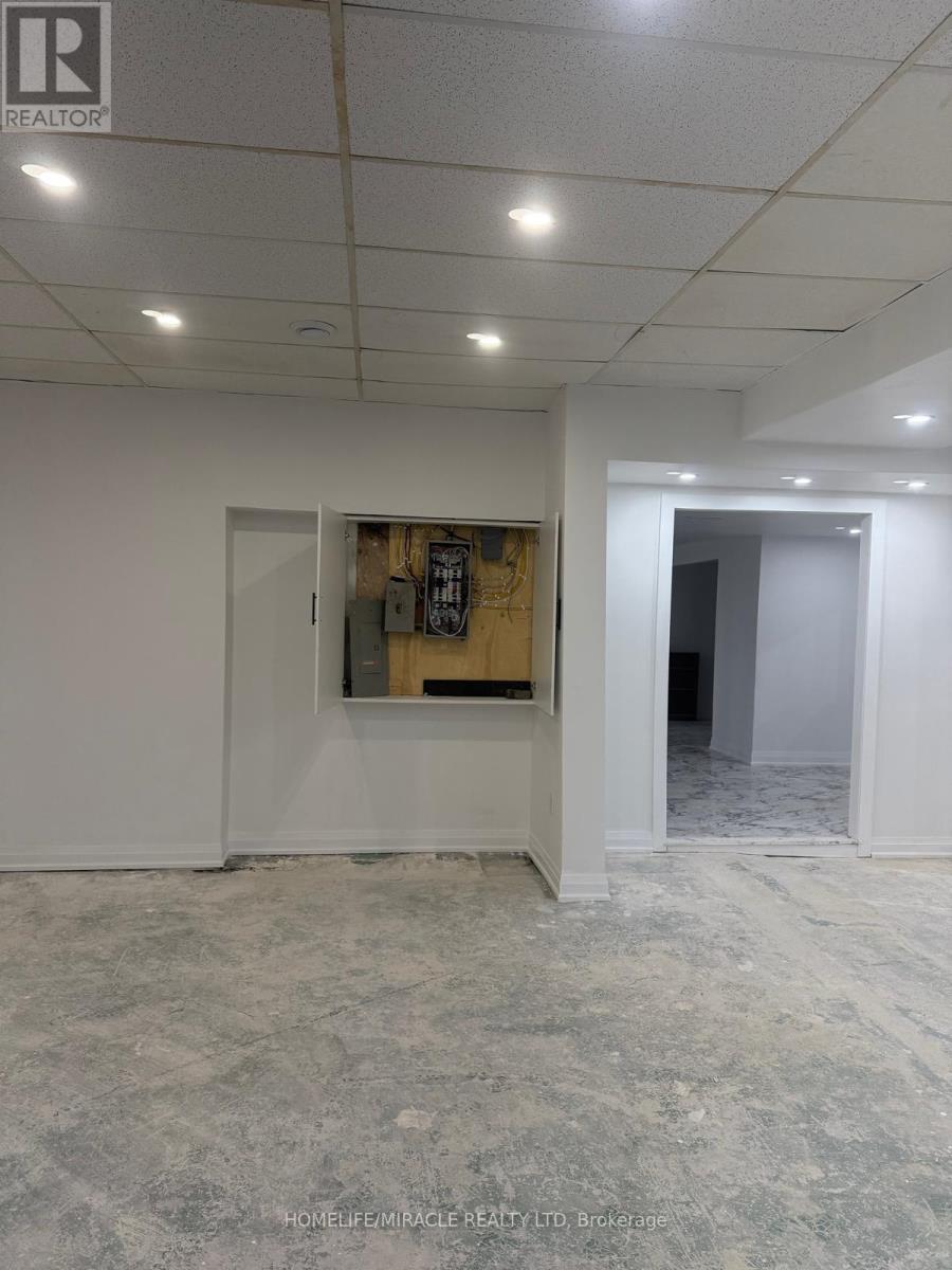 69 Southworth Street, Welland, Ontario  L3B 1Y3 - Photo 32 - X12552250