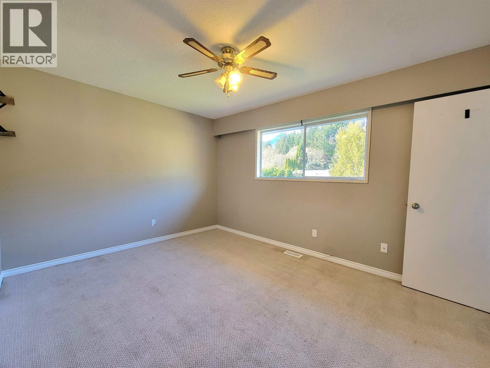 38295 Chestnut Avenue, Squamish, British Columbia  V8B 0W7 - Photo 8 - R3068816