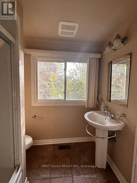 1085 Pearson Drive, Oakville, Ontario  L6H 2A9 - Photo 11 - W12560720