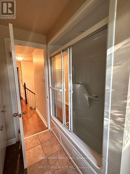 1085 Pearson Drive, Oakville, Ontario  L6H 2A9 - Photo 12 - W12560720