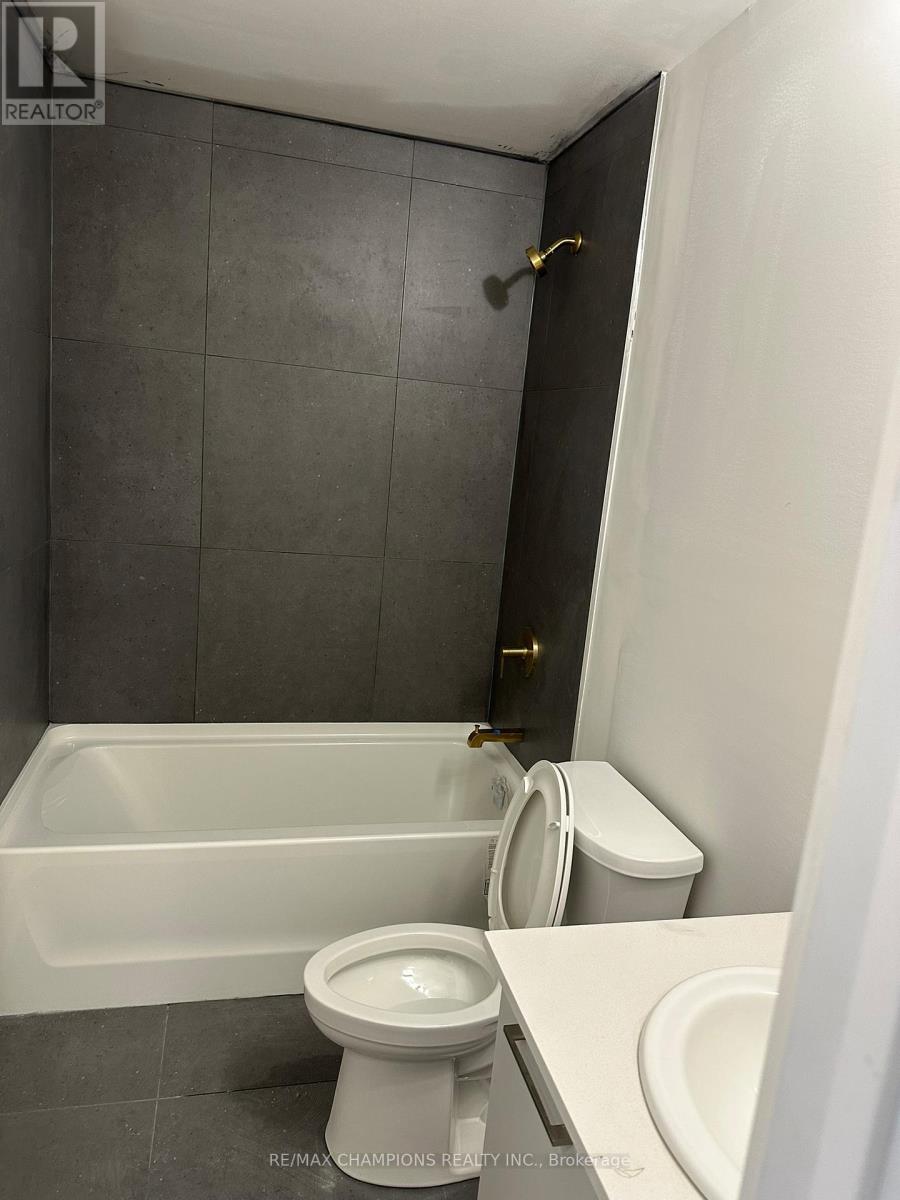 38 Desiree Place, Caledon, Ontario  L7E 4L2 - Photo 4 - W12560742