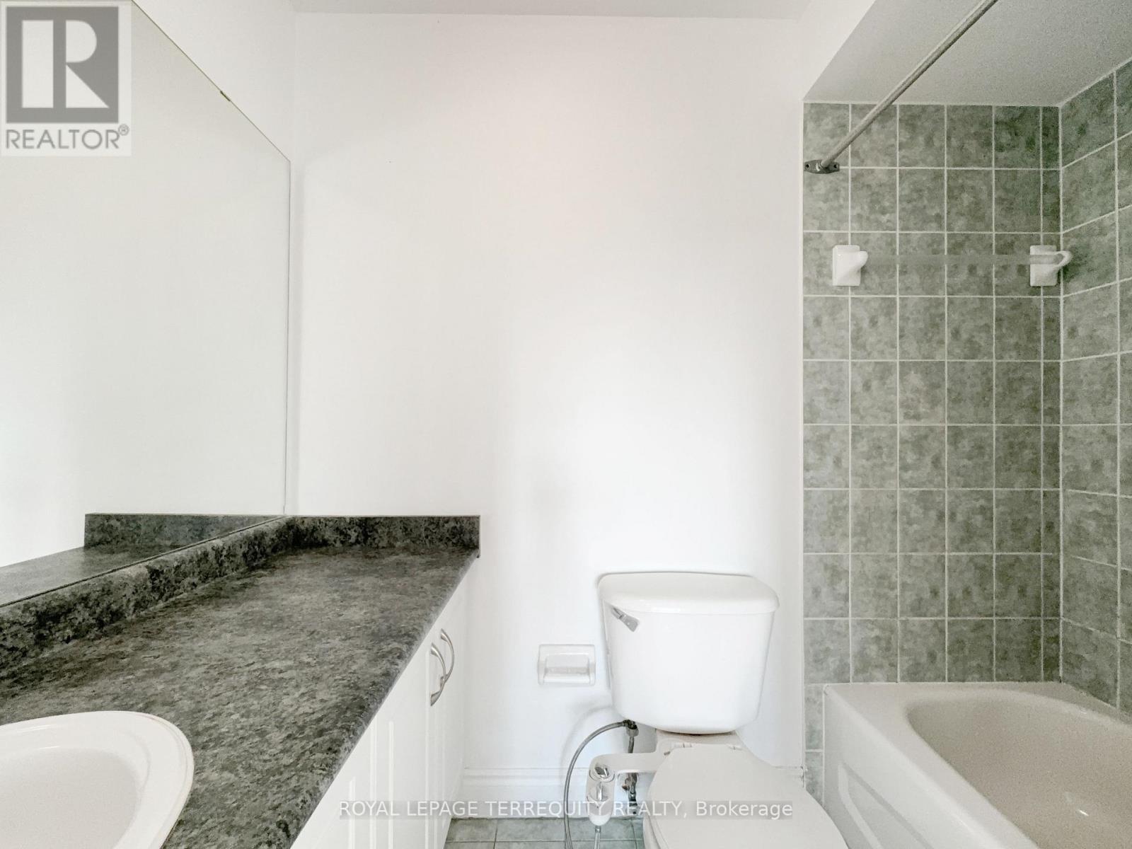 25 Bijou Walk, Toronto, Ontario  M6M 5L7 - Photo 11 - W12560748