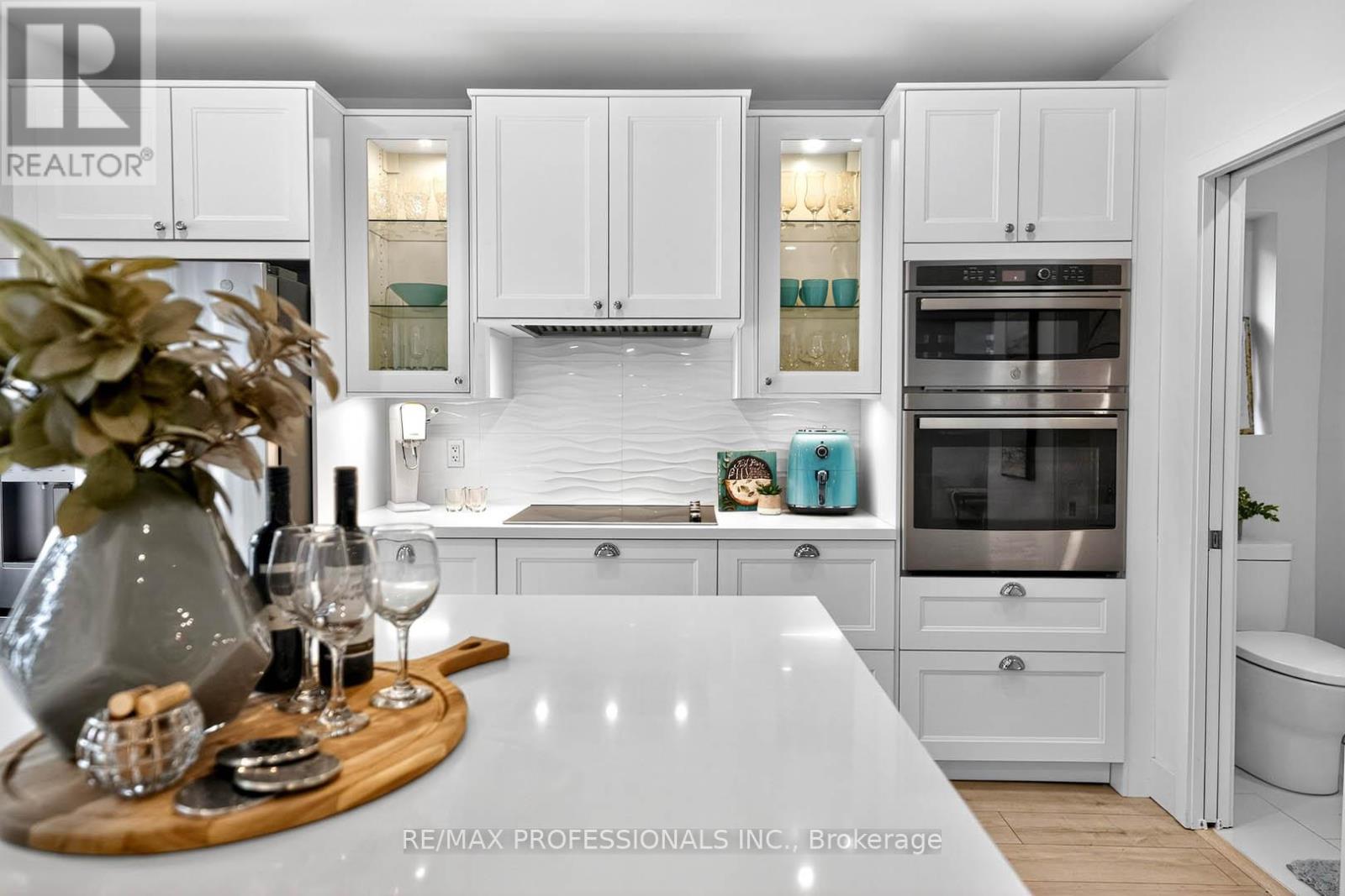 22 Ninth Street, Toronto, Ontario  M8V 3E3 - Photo 16 - W12560760