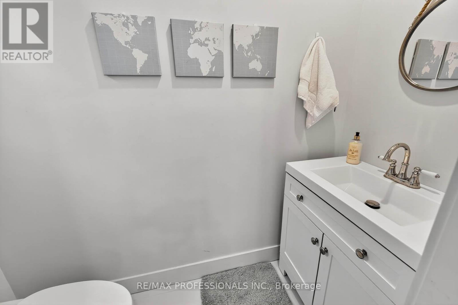 22 Ninth Street, Toronto, Ontario  M8V 3E3 - Photo 17 - W12560760