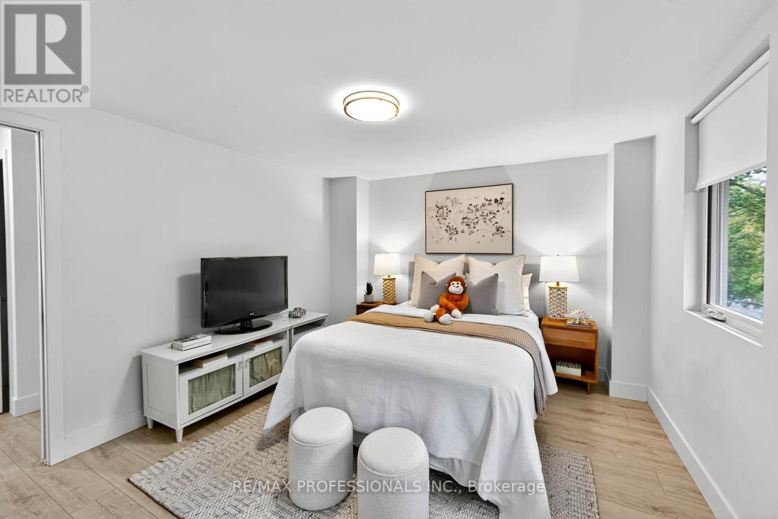 22 Ninth Street, Toronto, Ontario  M8V 3E3 - Photo 21 - W12560760