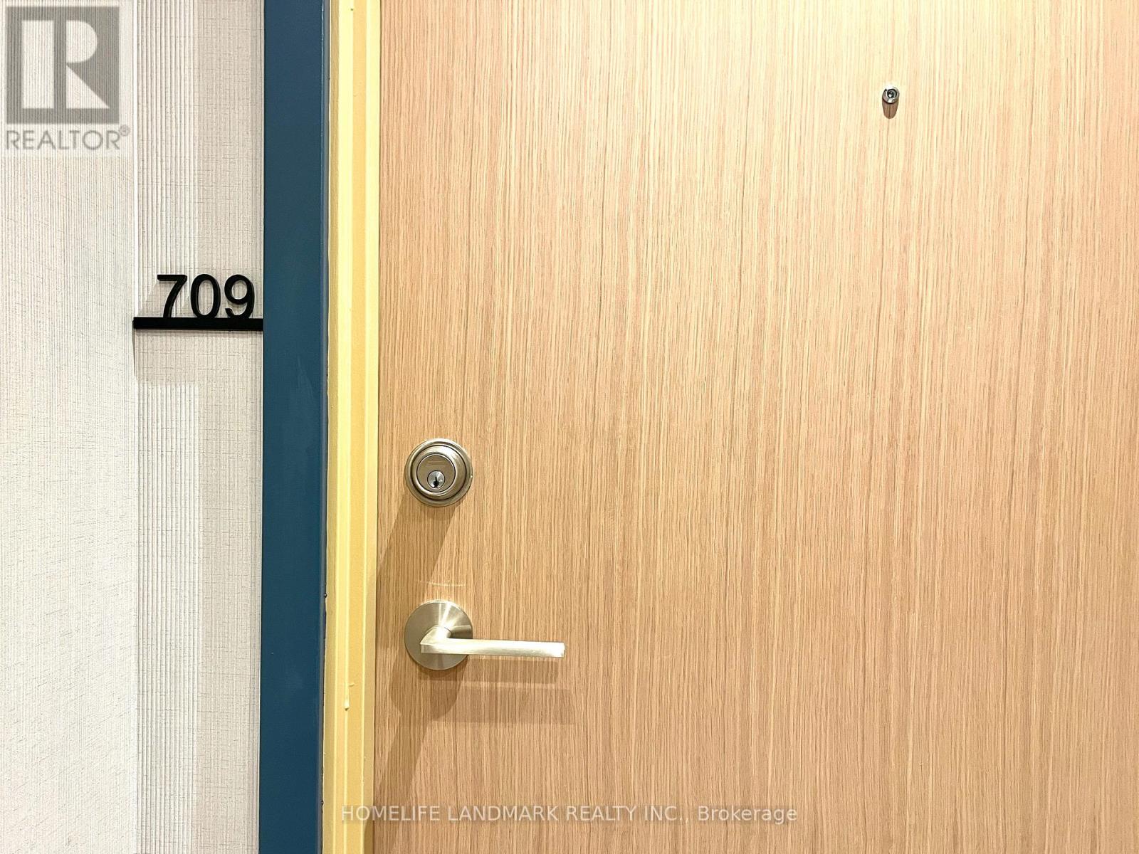 709 - 395 Square One Drive, Mississauga, Ontario  L5B 0P6 - Photo 28 - W12560776