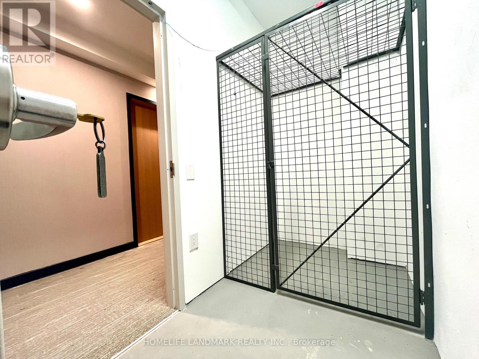 709 - 395 Square One Drive, Mississauga, Ontario  L5B 0P6 - Photo 30 - W12560776