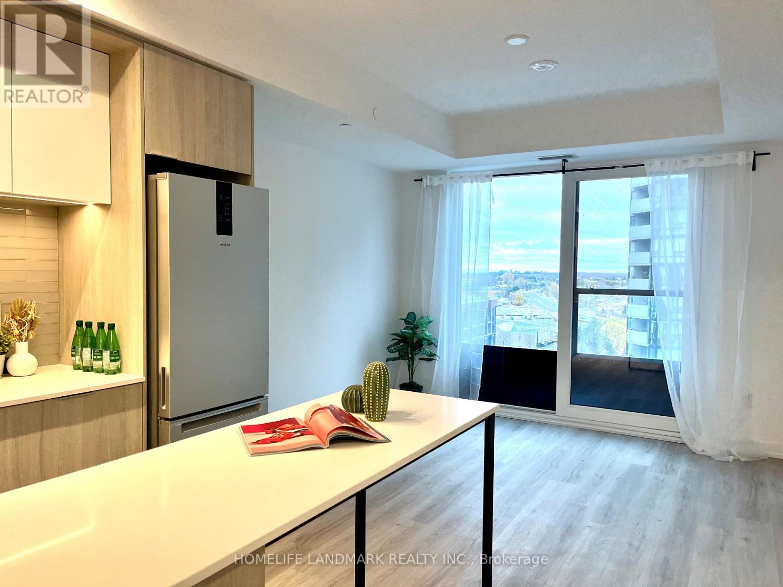 709 - 395 Square One Drive, Mississauga, Ontario  L5B 0P6 - Photo 7 - W12560776