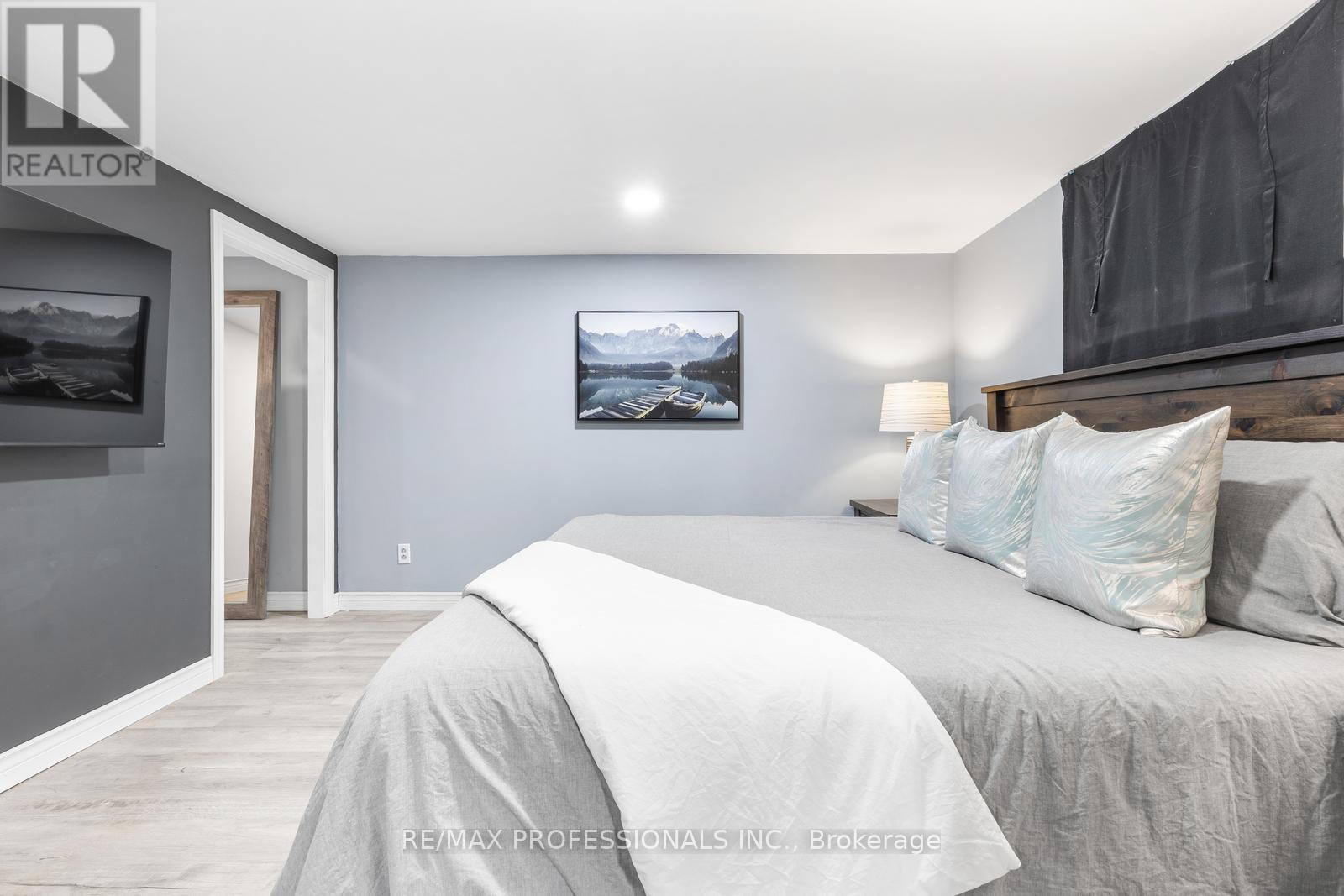 19 Mitcham Drive, Toronto, Ontario M8W 2J6 - Photo 23 - W12560788