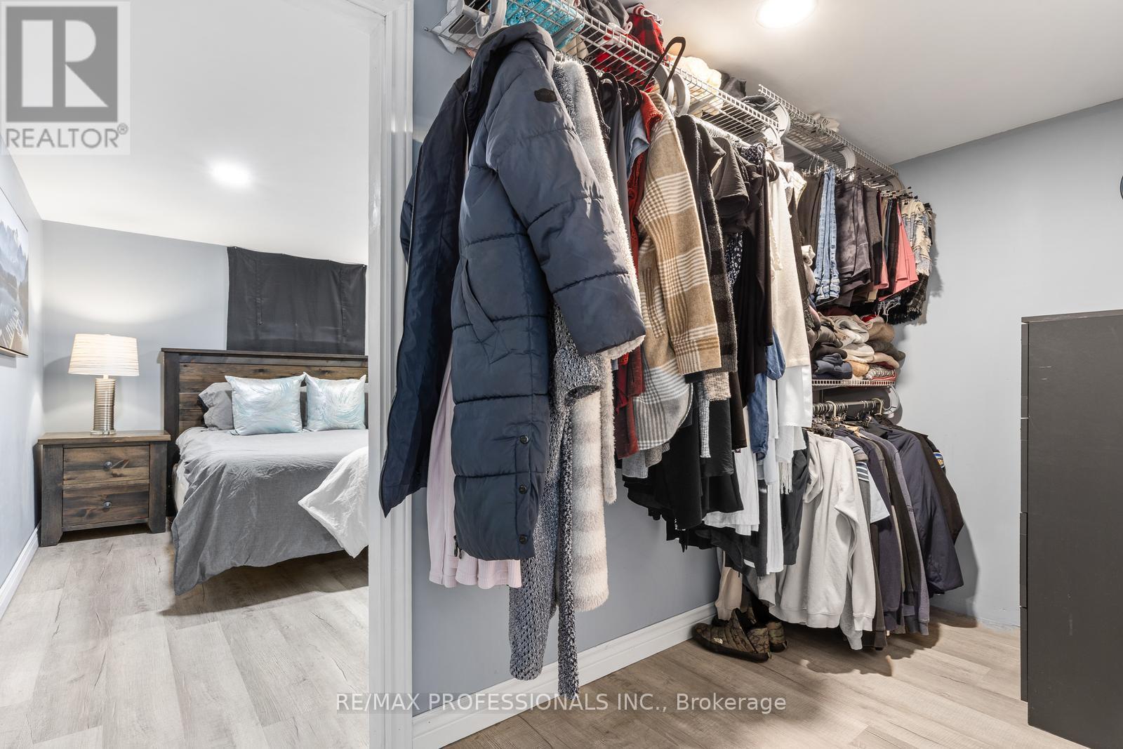 19 Mitcham Drive, Toronto, Ontario M8W 2J6 - Photo 24 - W12560788