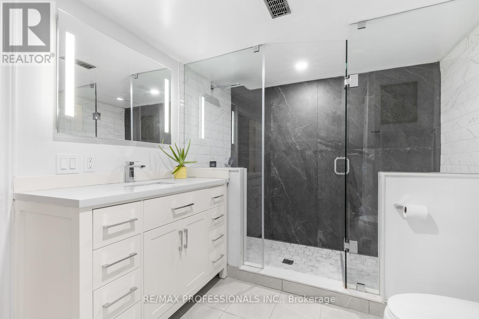 19 Mitcham Drive, Toronto, Ontario M8W 2J6 - Photo 25 - W12560788