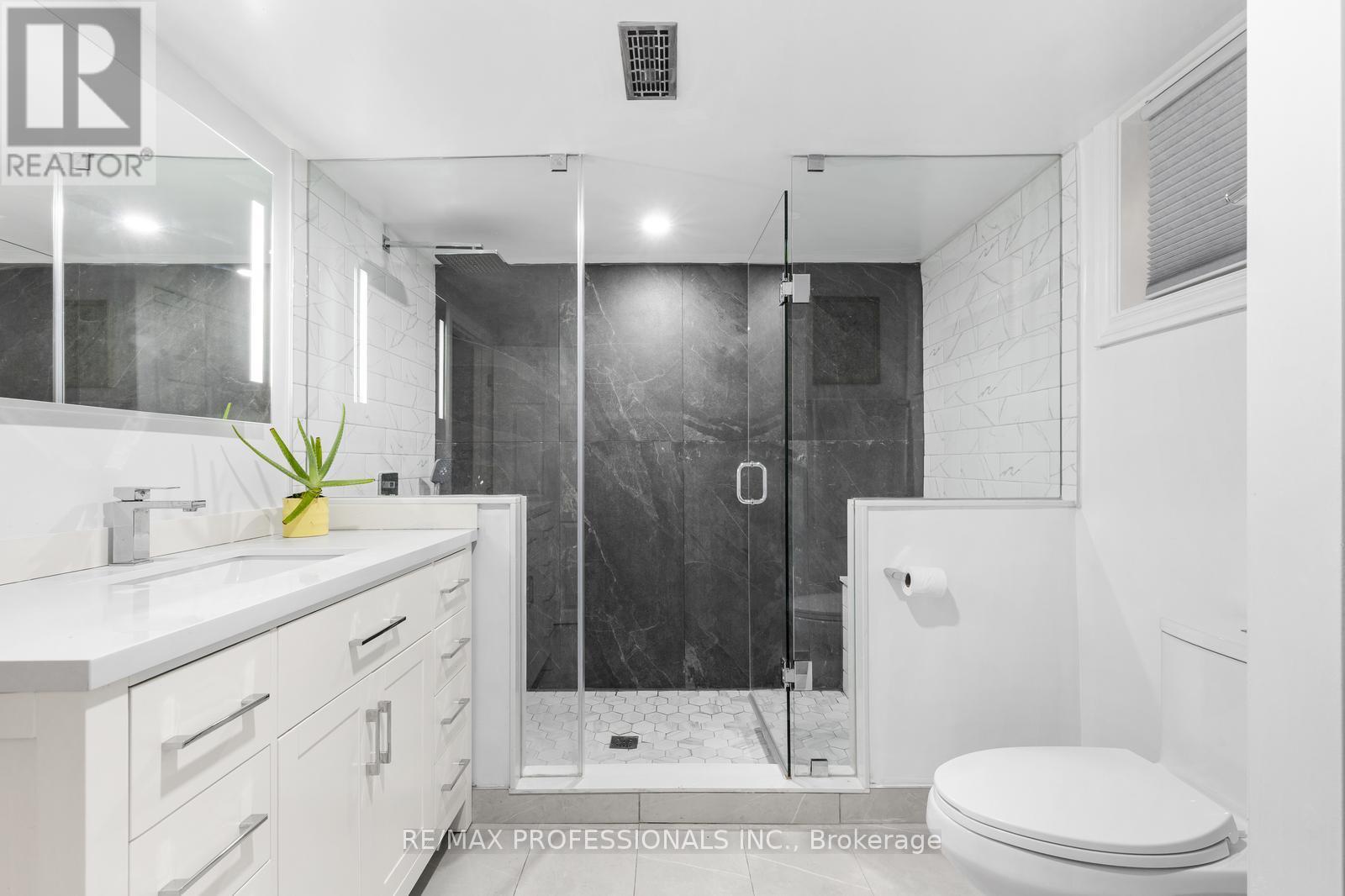 19 Mitcham Drive, Toronto, Ontario M8W 2J6 - Photo 26 - W12560788