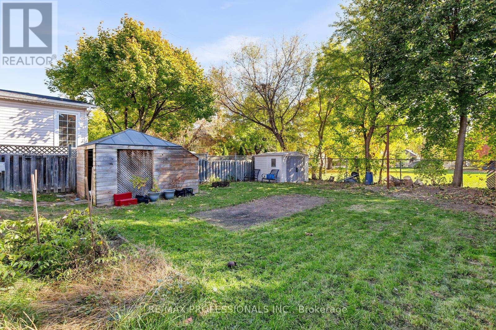 19 Mitcham Drive, Toronto, Ontario M8W 2J6 - Photo 30 - W12560788