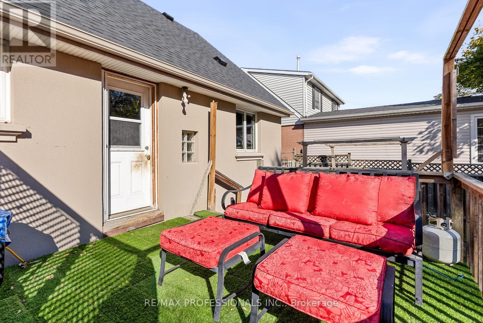 19 Mitcham Drive, Toronto, Ontario M8W 2J6 - Photo 35 - W12560788