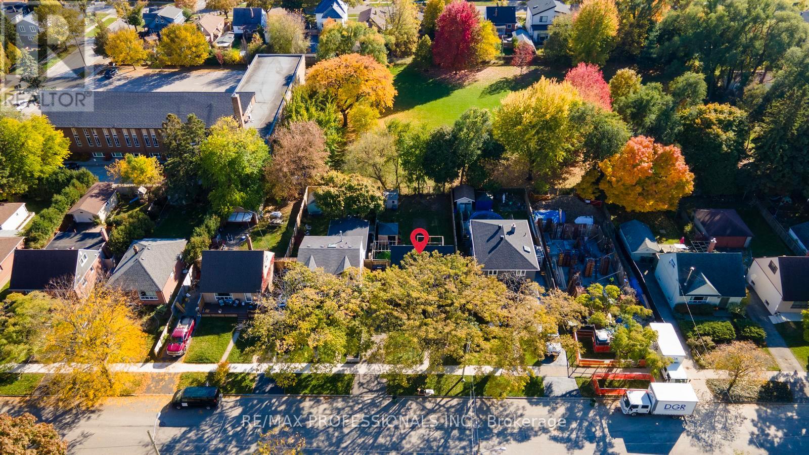 19 Mitcham Drive, Toronto, Ontario M8W 2J6 - Photo 39 - W12560788