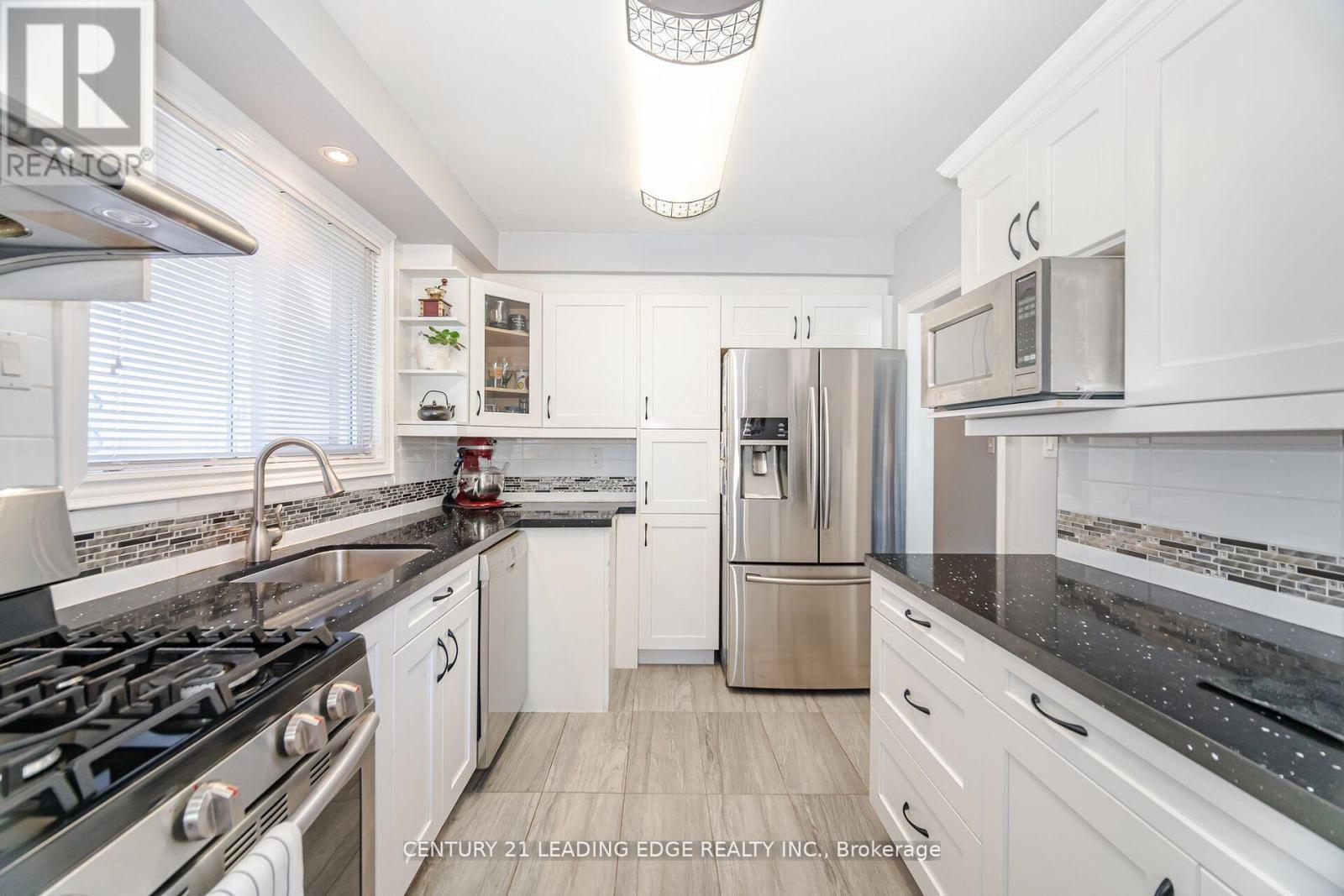 2574 Lundigan Drive, Mississauga, Ontario  L5J 3W1 - Photo 13 - W12560790