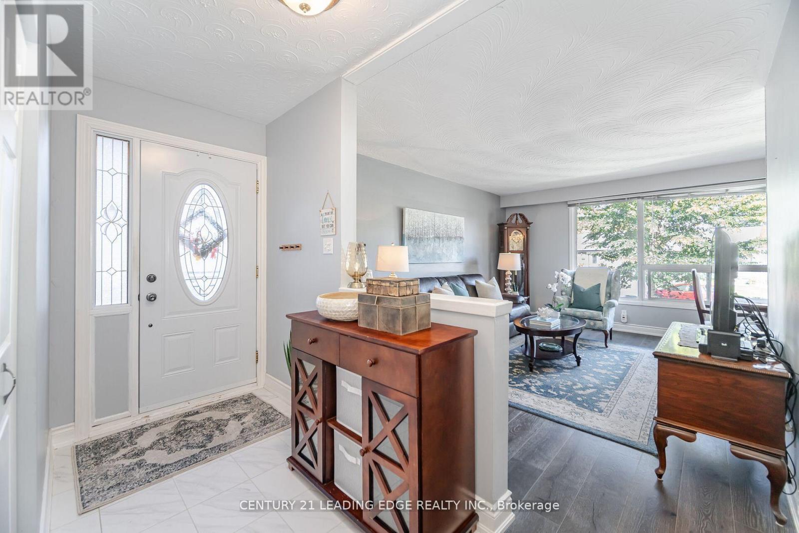 2574 Lundigan Drive, Mississauga, Ontario  L5J 3W1 - Photo 7 - W12560790