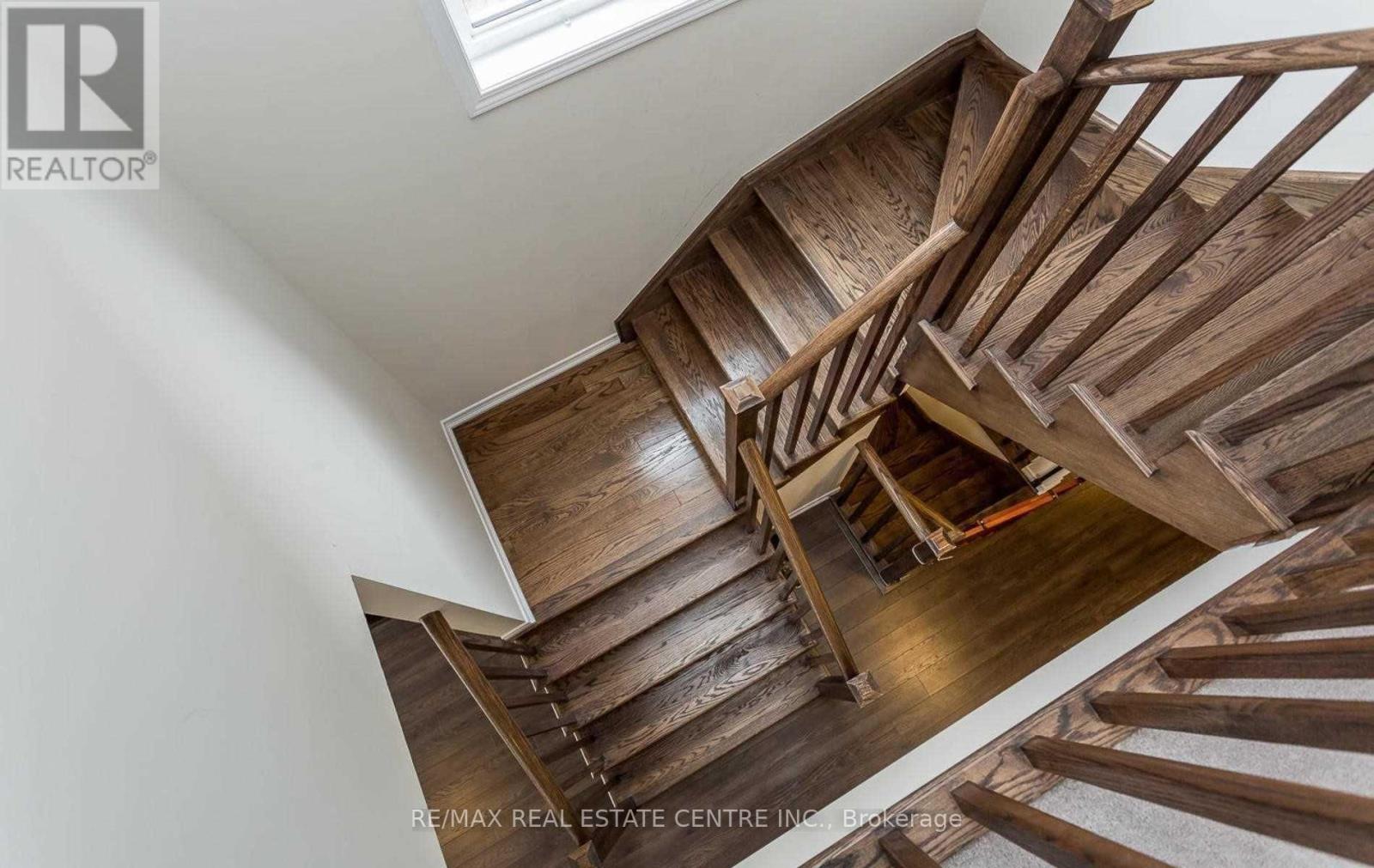 37 Golden Springs Drive, Brampton, Ontario  L7A 0C7 - Photo 3 - W12560792