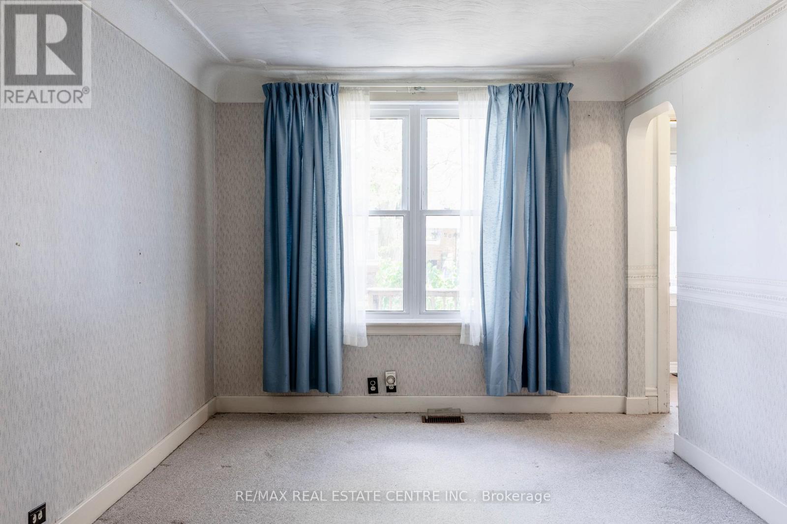 27 Barons Avenue N, Hamilton, Ontario  L8H 5A3 - Photo 7 - X12560736