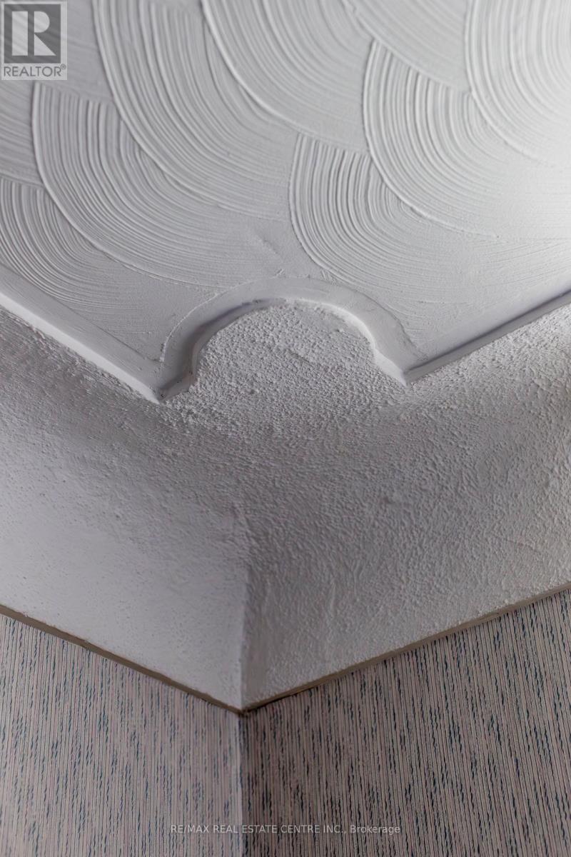 27 Barons Avenue N, Hamilton, Ontario  L8H 5A3 - Photo 8 - X12560736