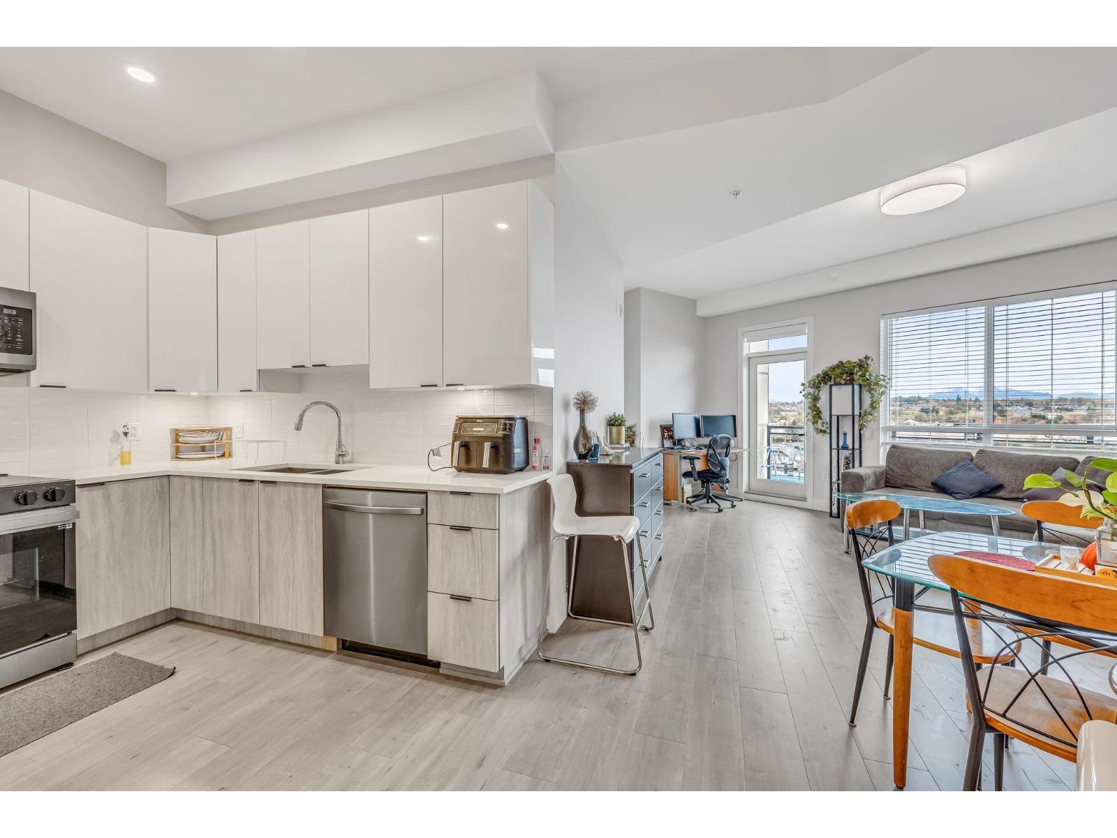 616 20061 Fraser Hwy, Langley, British Columbia V3A 0R4 - Photo 3 - R3063717