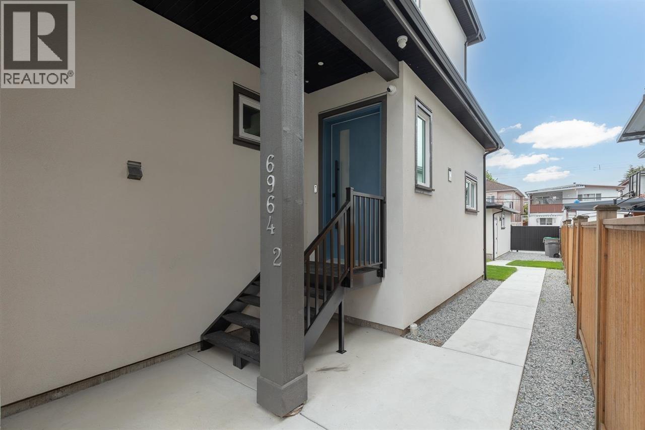2 6964 Inverness Street, Vancouver, British Columbia  V5X 4G5 - Photo 1 - R3068860