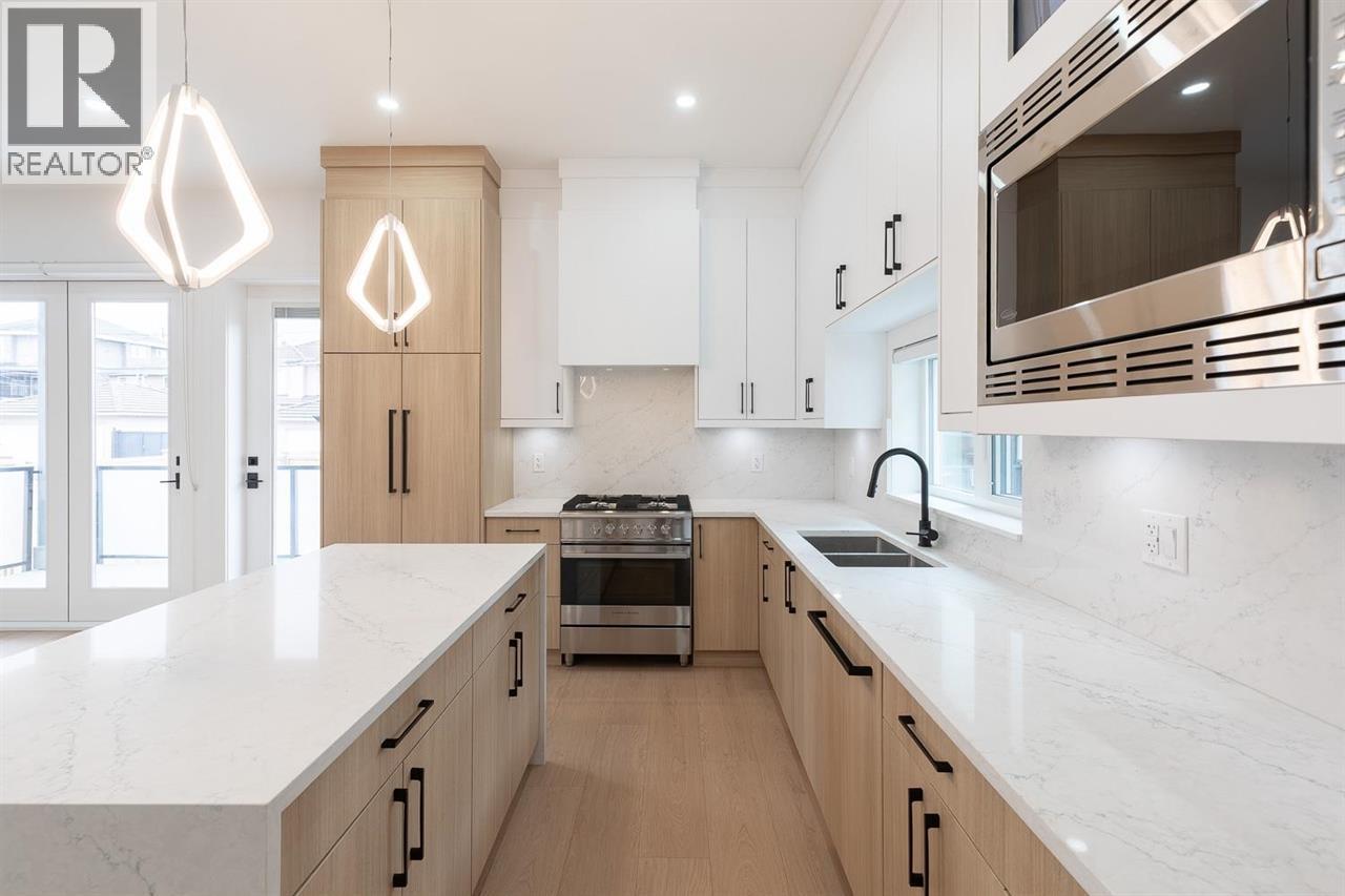 2 6964 Inverness Street, Vancouver, British Columbia  V5X 4G5 - Photo 5 - R3068860