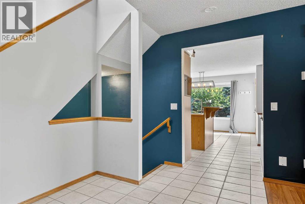 47 Mt Apex Crescent Se, Calgary, Alberta  T2Z 2V3 - Photo 9 - A2256959