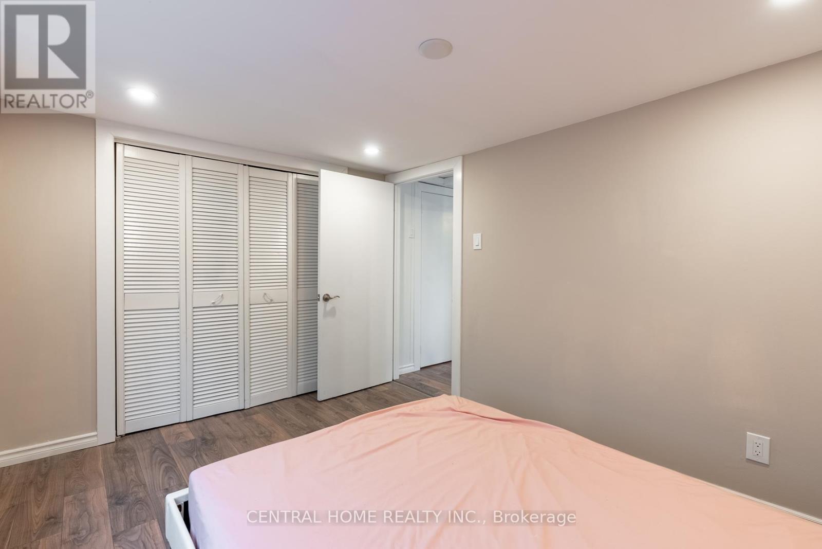 651 16th Avenue, Richmond Hill, Ontario  L4C 7A8 - Photo 12 - N12560800