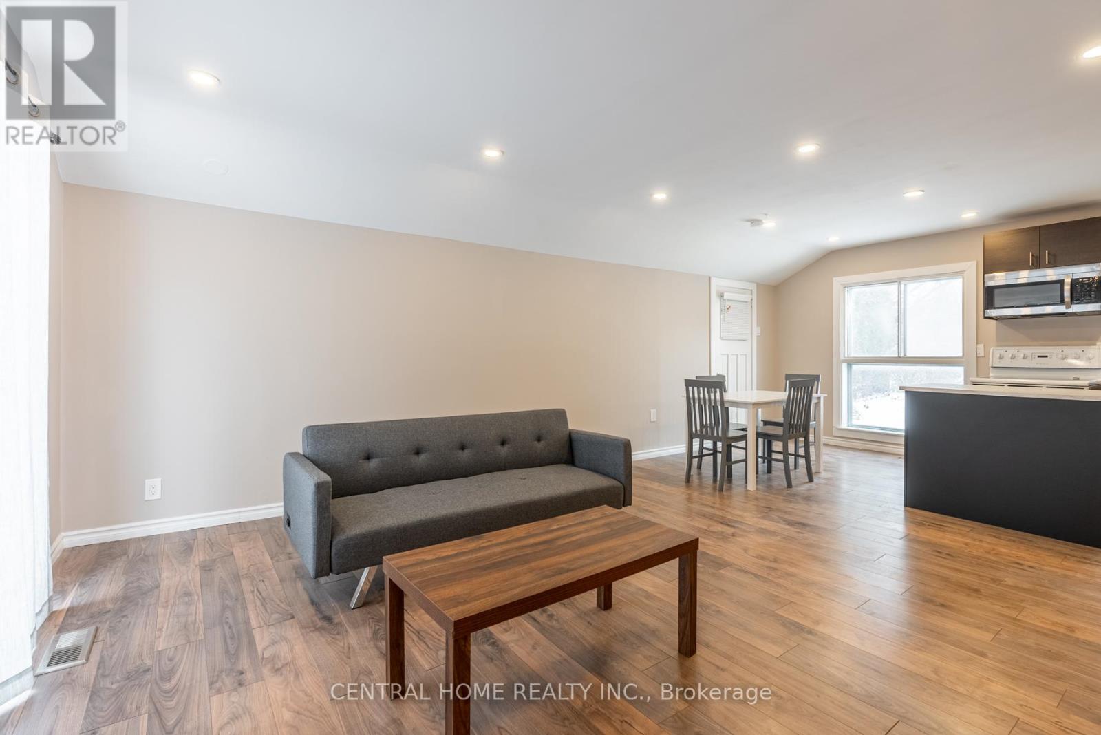 651 16th Avenue, Richmond Hill, Ontario  L4C 7A8 - Photo 7 - N12560800