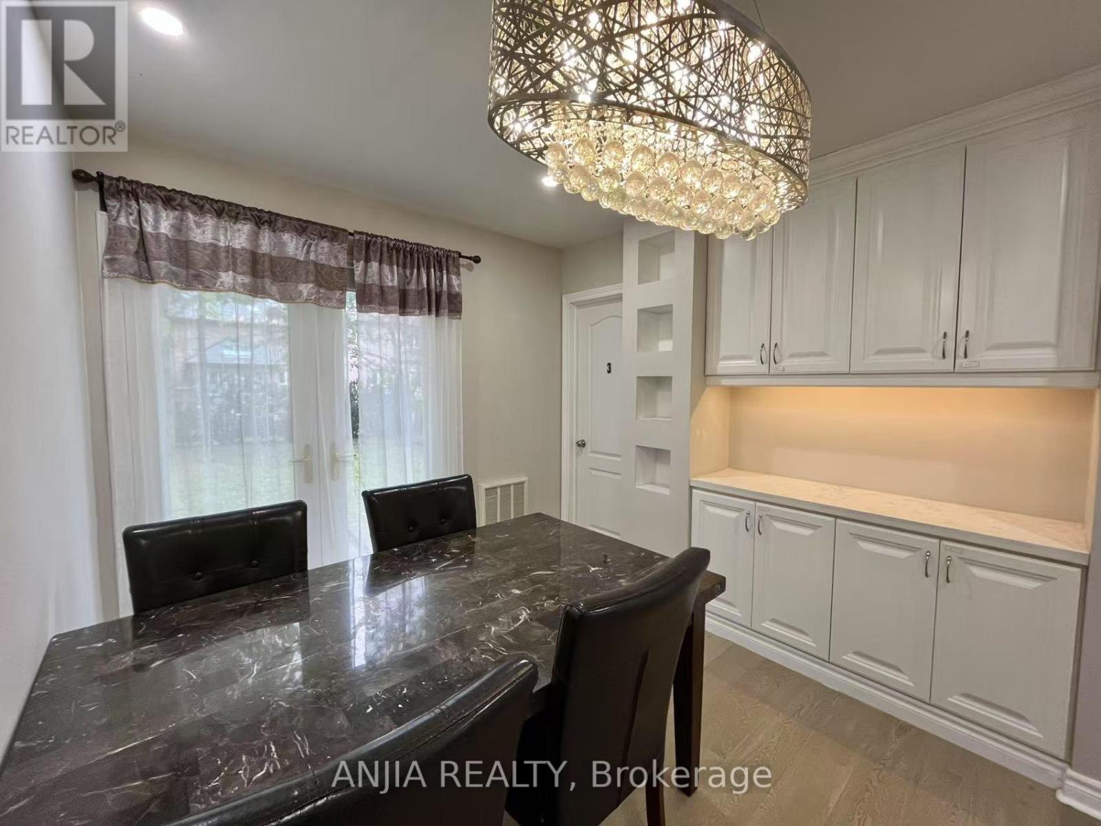 298 Empress Avenue, Toronto, Ontario  M2N 3V4 - Photo 2 - C12431466