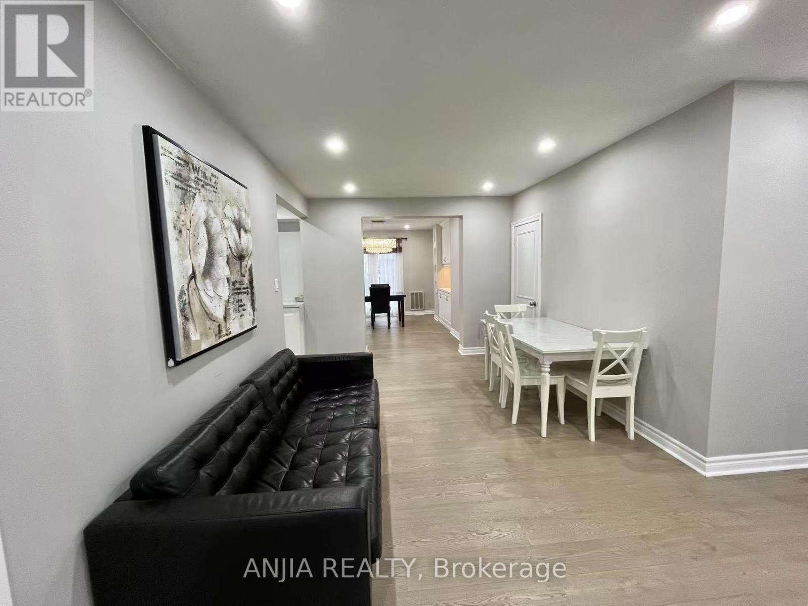 298 Empress Avenue, Toronto, Ontario  M2N 3V4 - Photo 8 - C12431466