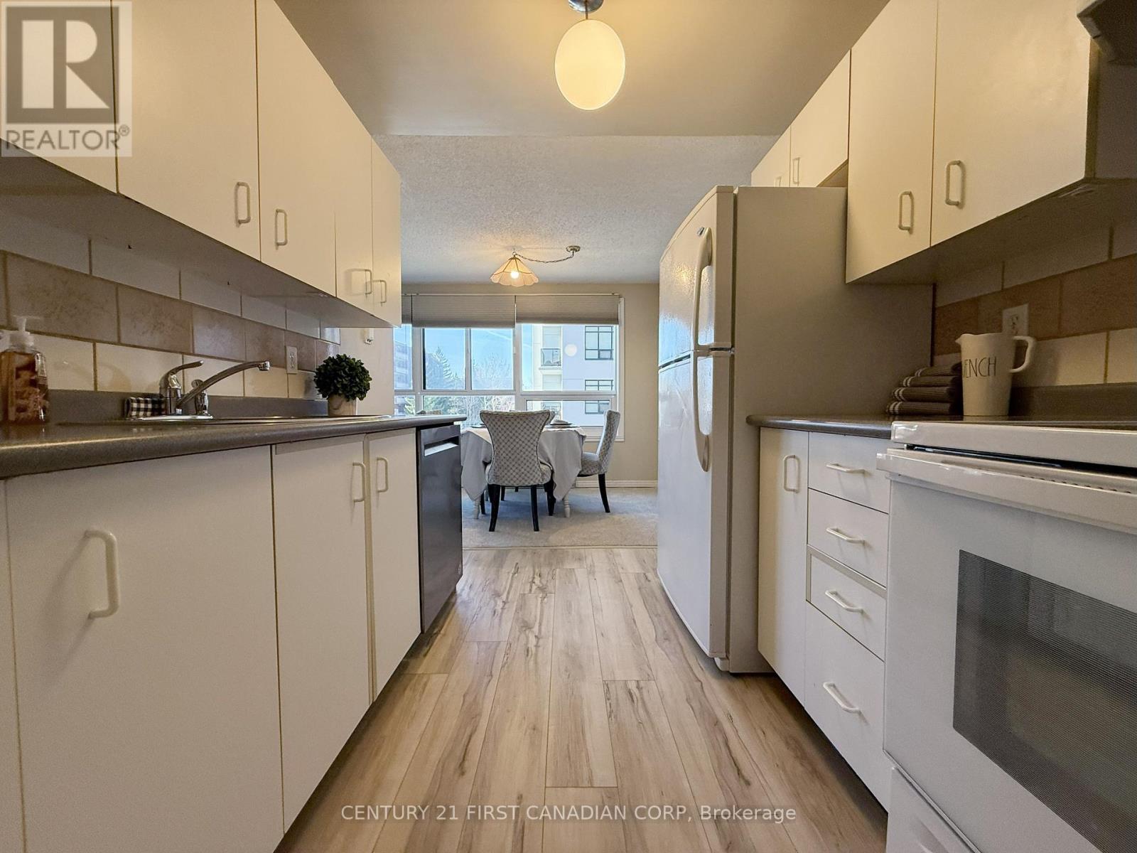 309 - 95 Baseline Road W, London South, Ontario  N6J 4X3 - Photo 3 - X12560838