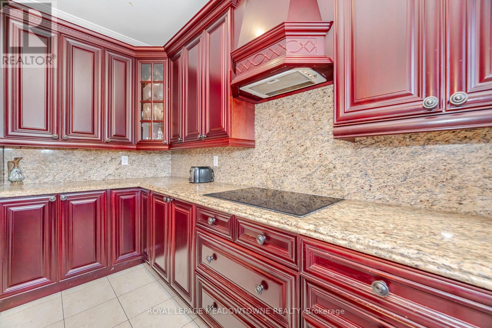 2459 Meadowridge Drive, Oakville, Ontario  L6H 7R4 - Photo 14 - W12560802