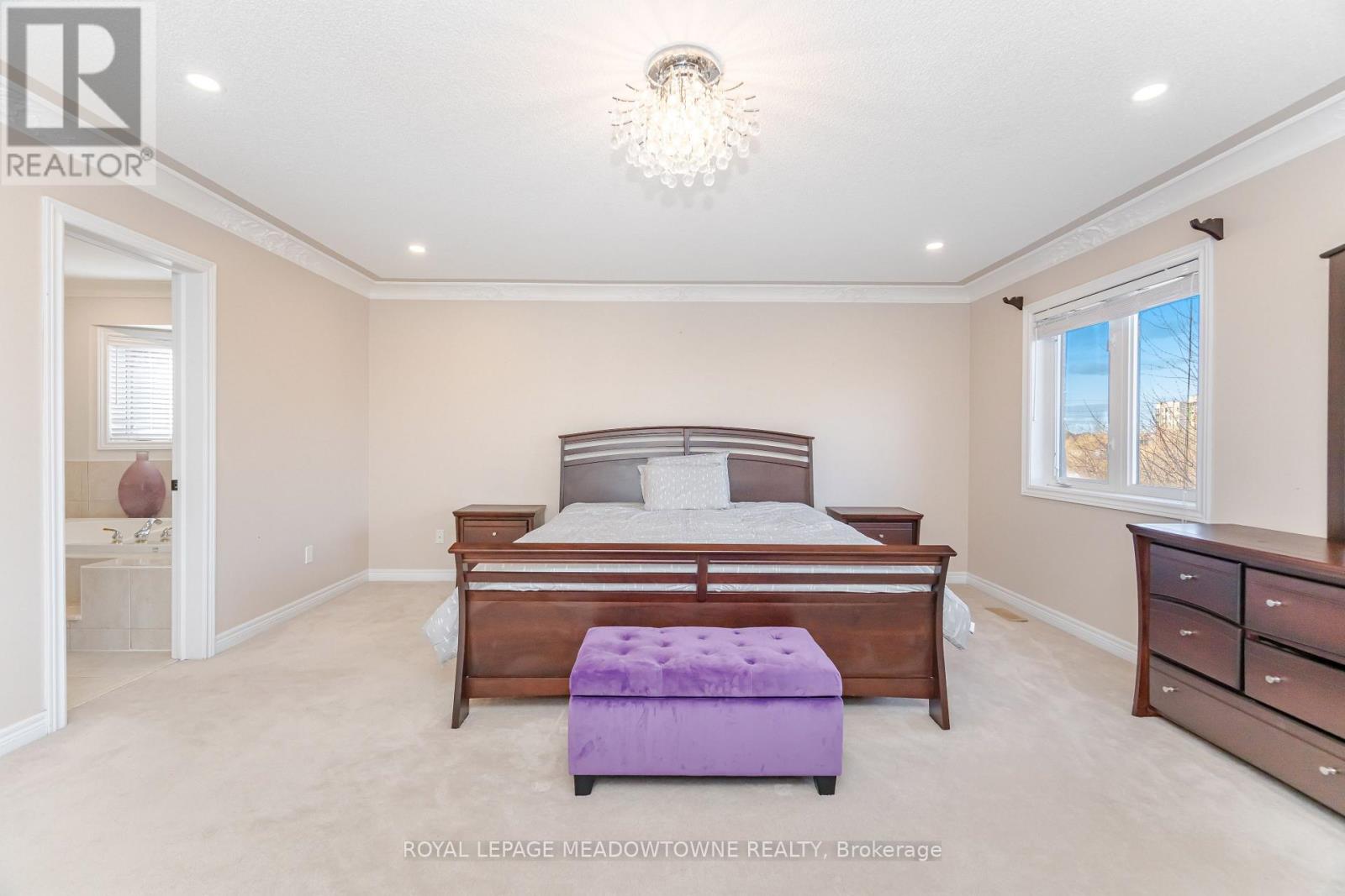 2459 Meadowridge Drive, Oakville, Ontario  L6H 7R4 - Photo 26 - W12560802