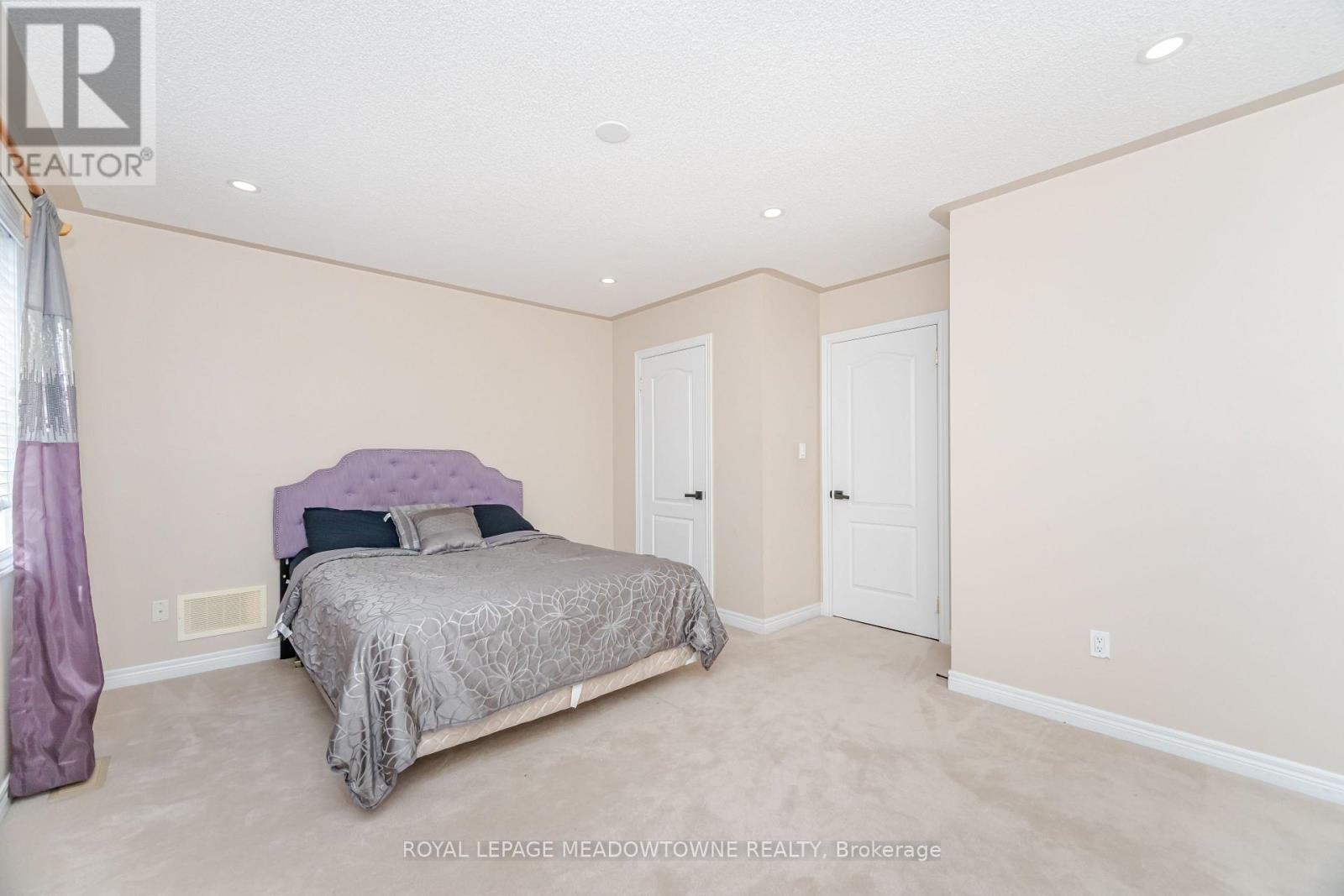 2459 Meadowridge Drive, Oakville, Ontario  L6H 7R4 - Photo 31 - W12560802